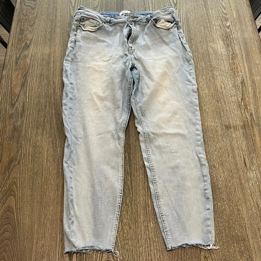 Pistola Arielle Skinny Scissor Cut Hem Jeans Mid Rise Light Wash Blue Size 33